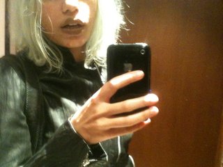 image of plinks - taking a selfie with a phone